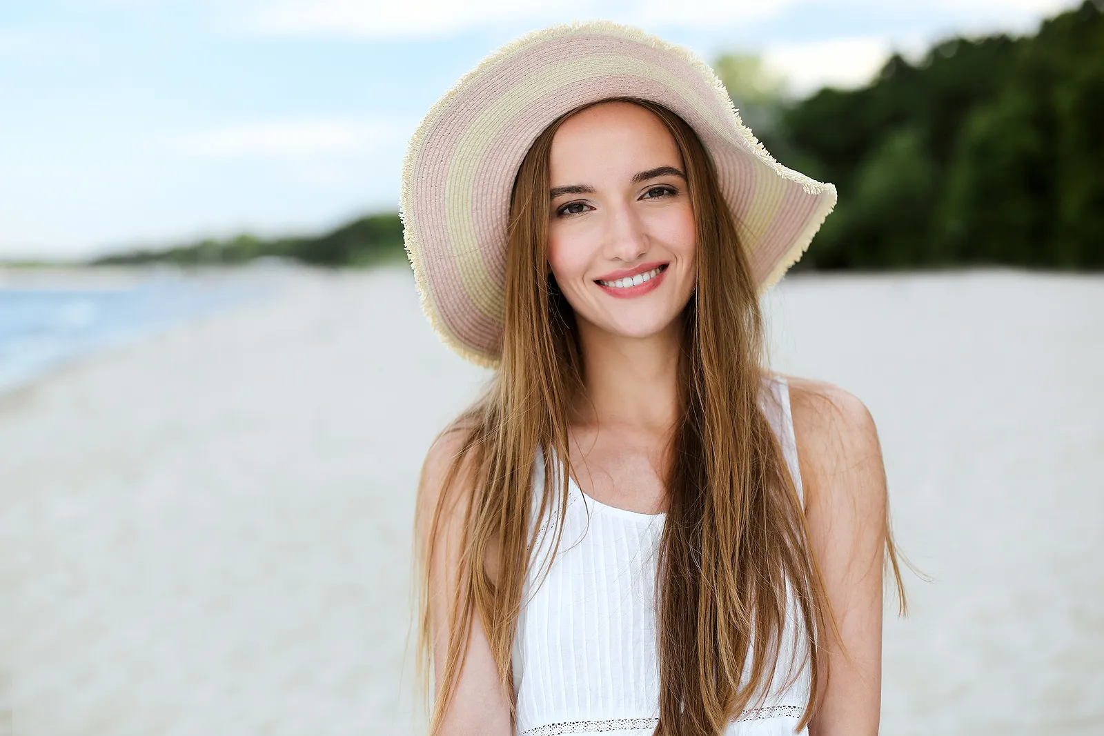 Woman-in-Beach-Smiling